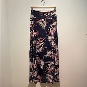NWOT Elegant Palm Print Maxi Skirt